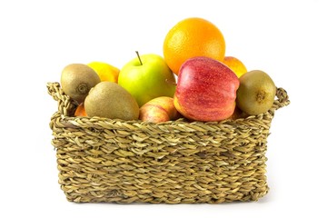 Obstkorb mit frischen Früchten
