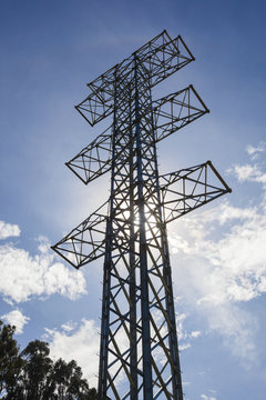 electricity transmission towers without wires