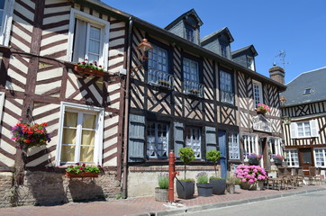 Naklejka premium Village de Beuvron en Auge (Normandie)