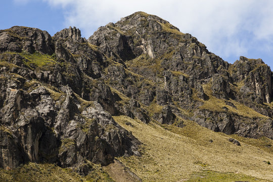 Picos de roca en Zumbahua, Ecuador
