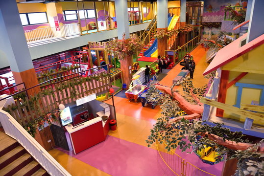 shopping mall playground
