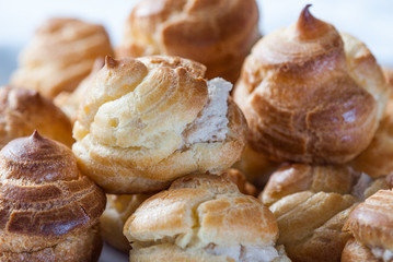 pequeños dulces de hojaldre rellenos