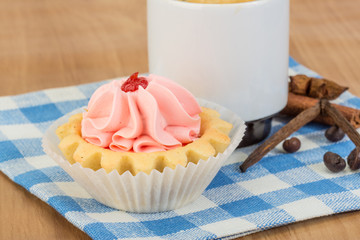 Creamy basket