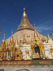 Fototapeta premium Shwedagon, simbolo de Yangón