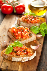 Frische Bruschetta