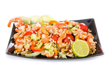 salad with shrimp and mussels