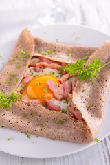 crepe with egg and cream