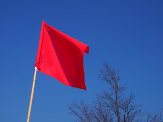 遊泳禁止の赤旗