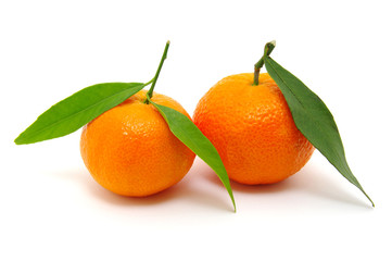 Fototapeta na wymiar mandarin on white