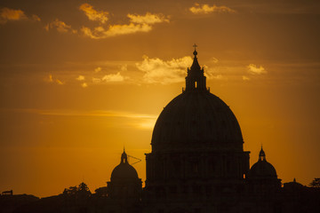 San Pietro, ultime luci