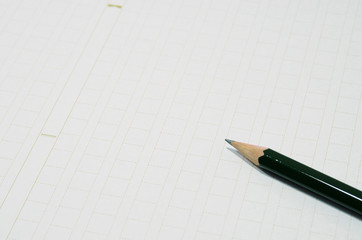 原稿用紙と鉛筆