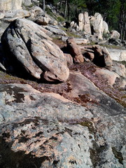 Fototapeta na wymiar Granito en el cerro Alcornocoso. Cadalso de los Vidrios