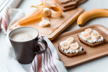 sandwich with banana