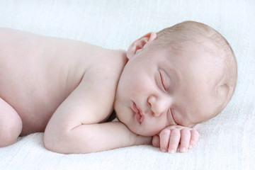 Bébé dort © Irena Begusic