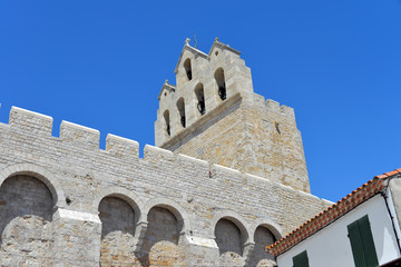 Fototapeta na wymiar Wehrkirche Notre Dame de la mer in Saintes-Maries