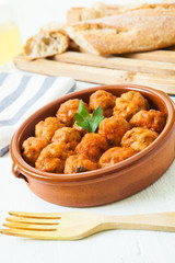 meat balls with tomato