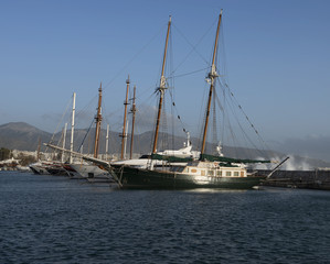 Fototapeta na wymiar yachts on dock in athens