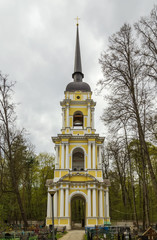 Fototapeta na wymiar bell tower in Voronovo near Moscow