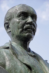Fototapeta na wymiar Denkmal Heinrich Schliemann in Schwerin