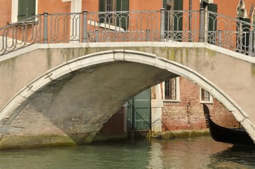Fototapeta na wymiar Venetian bridge, Italy