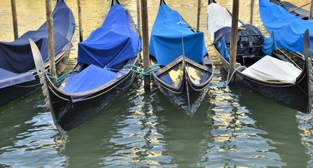 Fototapeta na wymiar Traditional gondolas in Venice
