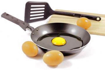 Cooking a fried egg