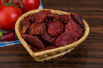 Dried tomtoes