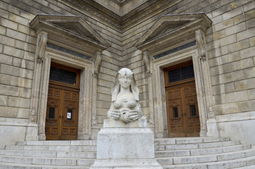 Porte laterali del teatro dell'opera, Budapest.