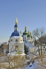 Fototapeta na wymiar Вид на православную церковь