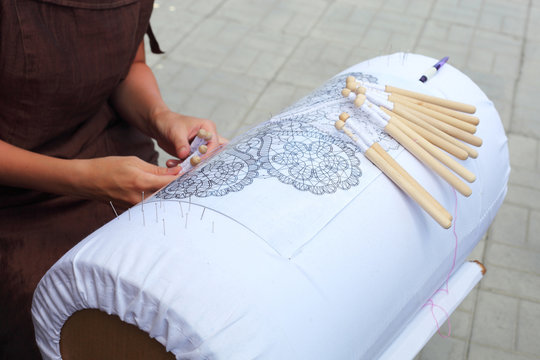 Bobbin lace making