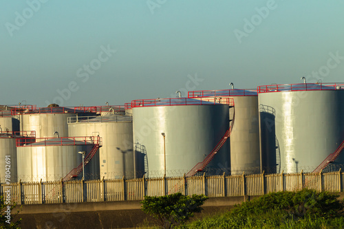 "Refinery Storage Tanks" Stok Grseller ve Telifsiz grselle