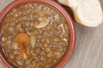 Lentejas con chorizo y zanahoria.