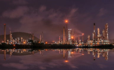 Naklejka premium Big Industrial oil tanks in a refinery