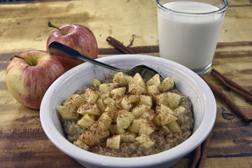 Apple Cinnamon Oatmeal