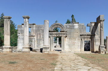 the ruins of the ancient synagogue