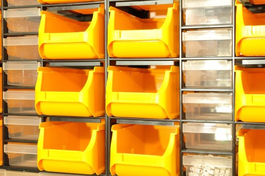 Wandregal Sichtboxen in der Industrie