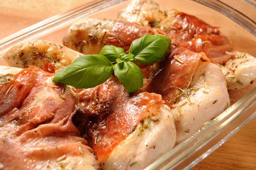 Kurczak w szynce prosciutto © rafstudio