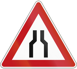 German sign indicating narrowing of the road