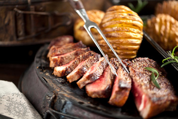 Steak mit bratkartoffel 