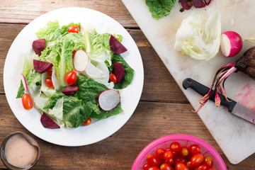 Fresh salad with tomatoes and beetroot