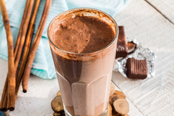 chocolate milk smoothie with banana, peanut butter and cinnamon