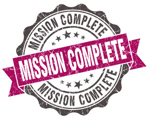 Obraz premium mission complete grunge violet seal isolated on white