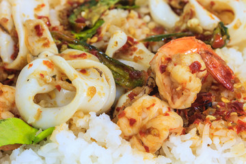 Squid and shrimp fried with chili paste