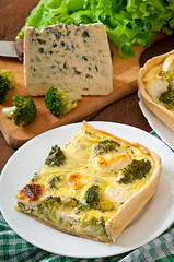 Quiche with broccoli and feta cheese