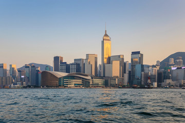 Obraz premium Hong Kong city skyline and view of Victoria Bay