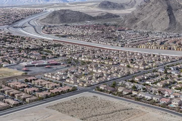 Foto op Canvas Uitbreiding van de buitenwijken in Las Vegas © trekandphoto