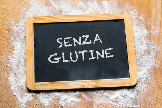 Lavagna con scritta senza glutine