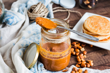 peanut butter to eat a teaspoon of jars, pancakes