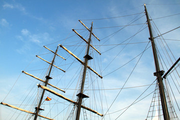 Galleon black mast