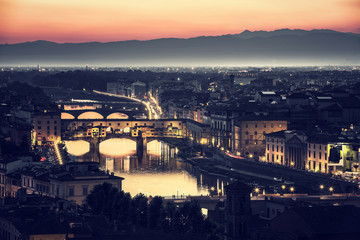 Naklejka premium Beautiful Florence at night